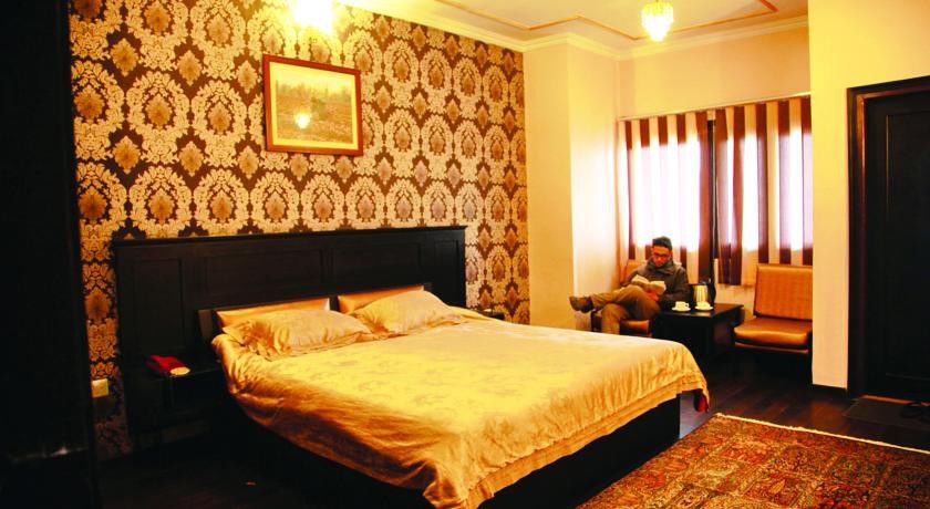 โฮเต็ล ไพรด์ คอนทิเนนทัล Hotel ศรีนาการ์ ภายนอก รูปภาพ